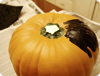 clip top of pumpkin
