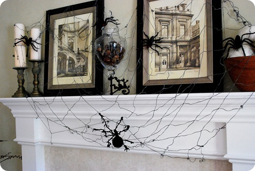 eek mantle display