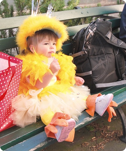 chick with lolly