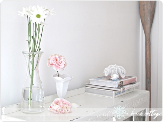 sarah table and flowers