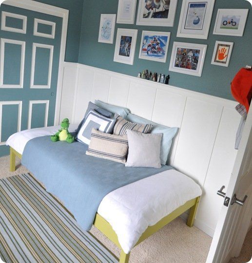 boys room bed on wall