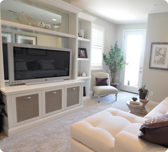 plum and white sitting area