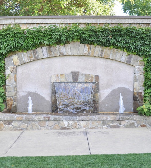 courtyard fountain yountville