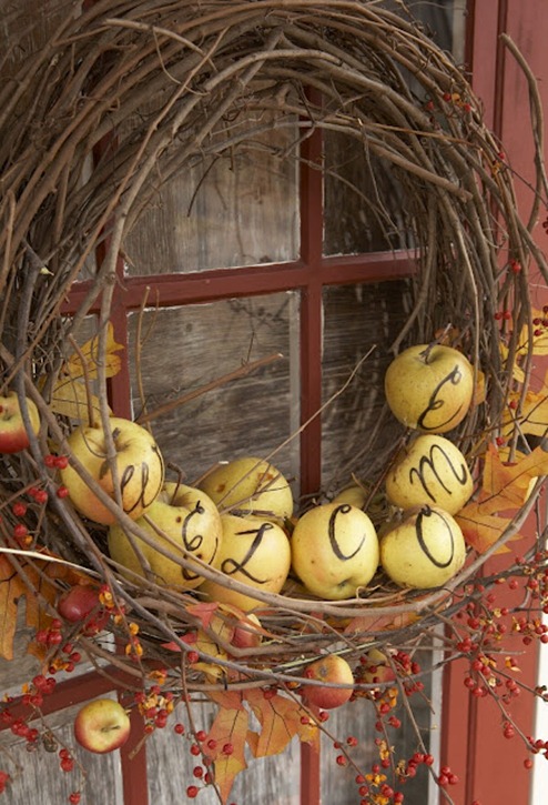 fall wreath with apples