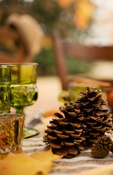 pine cone table decor