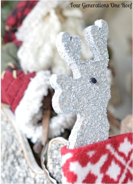 cutout reindeer fourgenerationsoneroof
