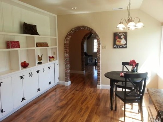 kitchen breakfast nook