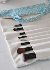 makeup brush holder