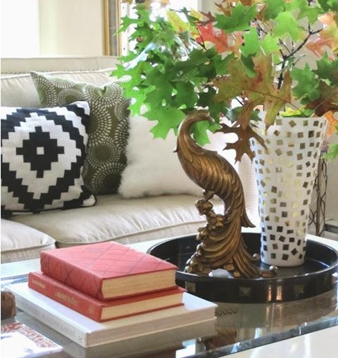 gold vase simple details