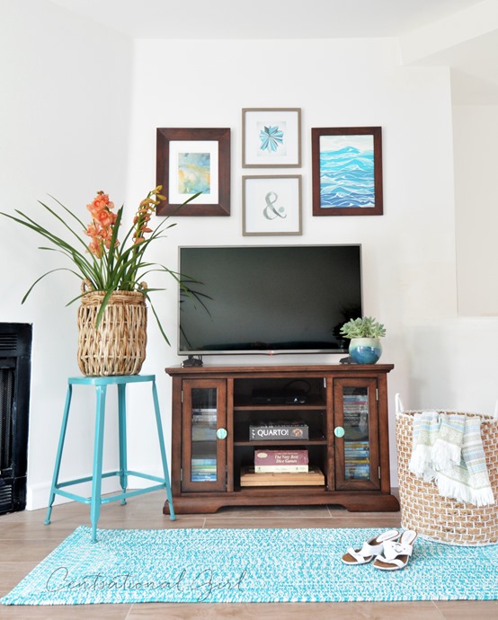 media stand art above