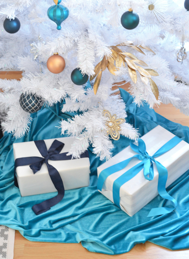 teal velvet tree skirt
