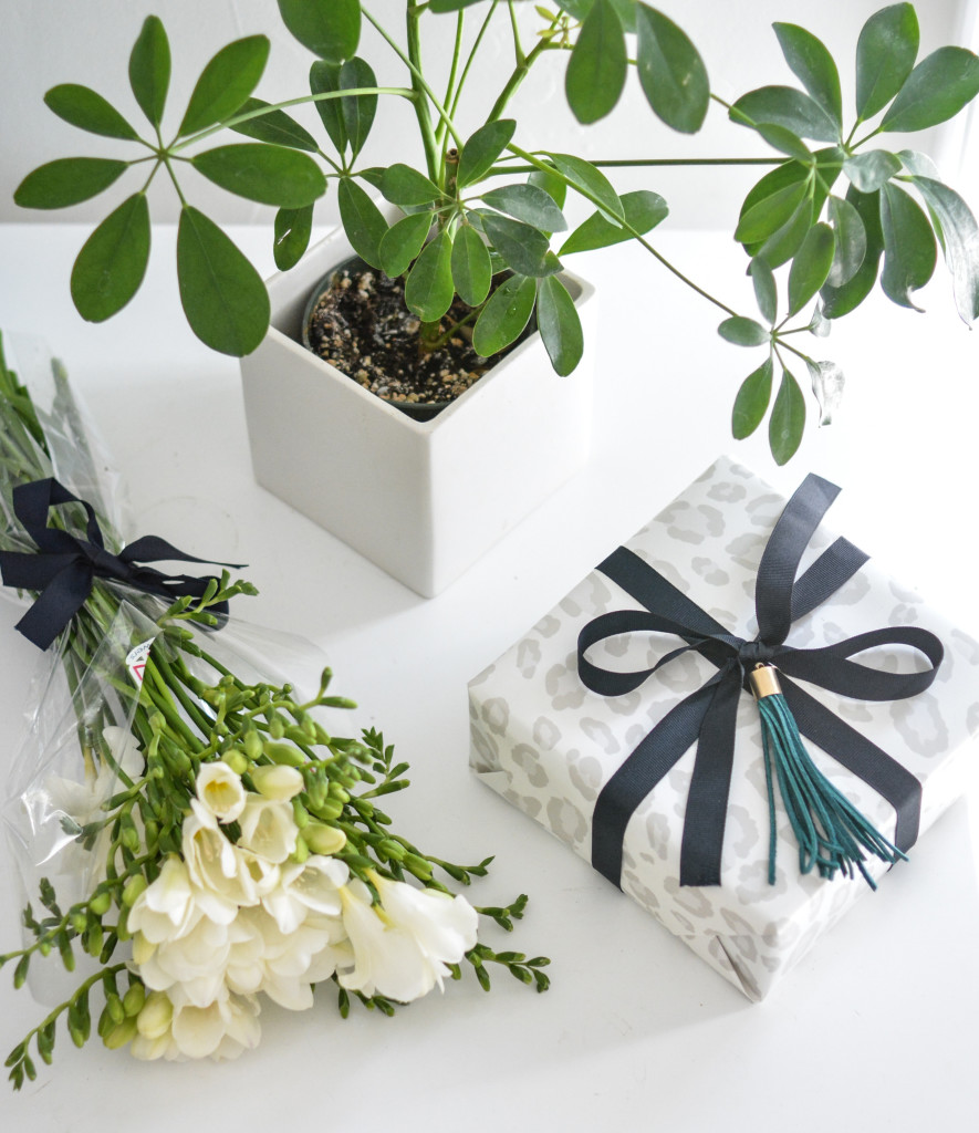 diy leather tassel gift topper