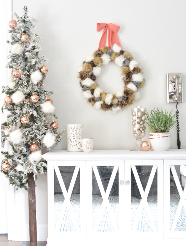 faux-fur-pom-pom-wreath
