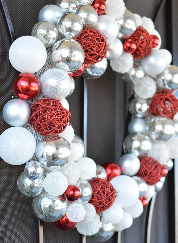 merry-holiday-wreath