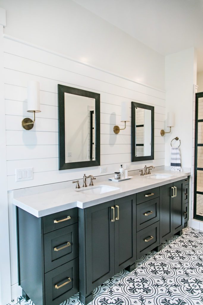 Mixing Metal Finishes In The Bathroom Centsational Style - Can You Mix Black And Brushed Nickel In A Bathroom
